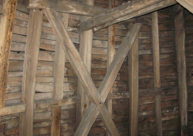 Holzkonstruktion im Turm