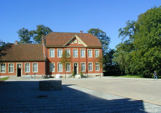 das sanierte Hauptgebäude des Landgutes